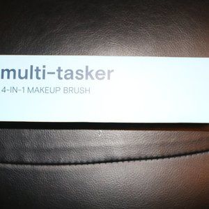 Multi-Tasker 4-1 Make-up Brush - Alleyoop